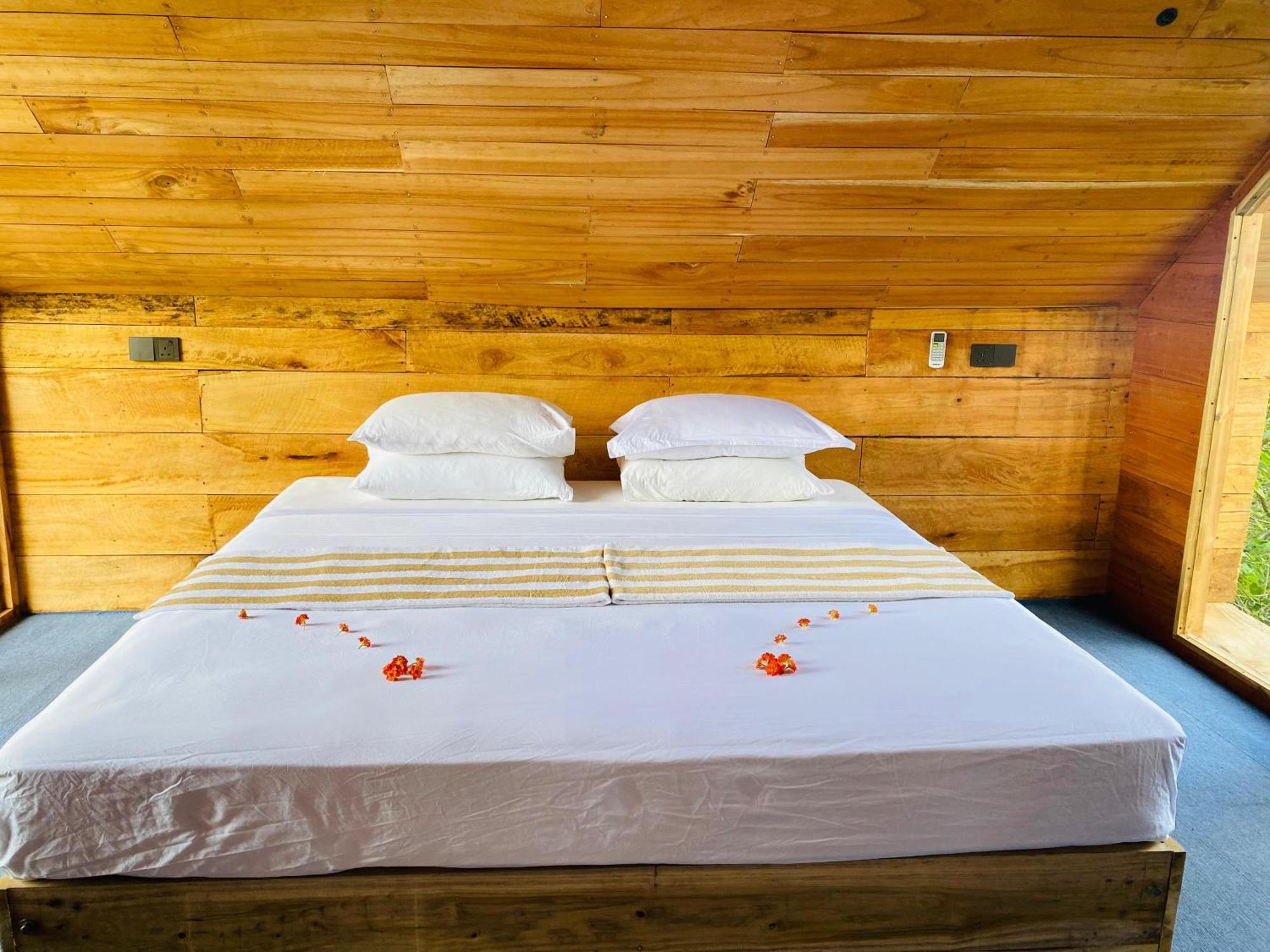 Mamba Yala Hotel Тисамахарама Екстериор снимка