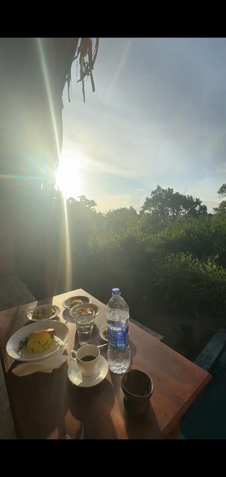 Mamba Yala Hotel Тисамахарама Екстериор снимка