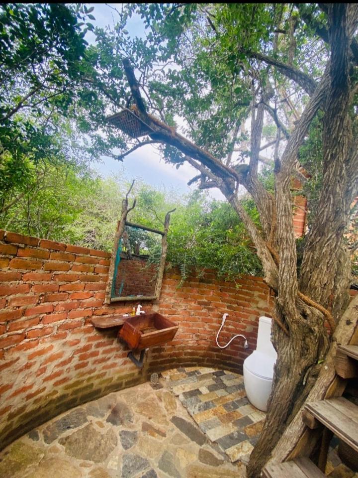 Mamba Yala Hotel Тисамахарама Екстериор снимка